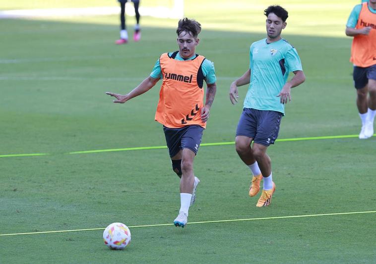 Víctor Olmo rescinde contrato para irse a la Balona y se busca una cesión para Andrés Caro